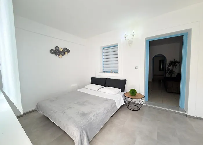 Almond Deluxe - Fira Center Holiday home *